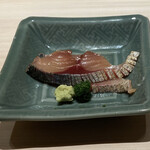 くるますし - 1kg超えの希少なサイズのゴマサバをアサツキと生姜も加えていただく