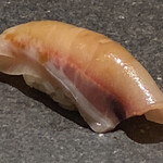 くるますし - 非常に薄く切ったものを二つ折りにしていただく