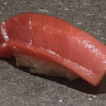 くるますし - 195kgのマグロの血合いギシ