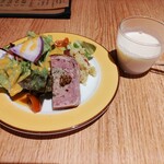 Valo - サラダとポテト？のスープ