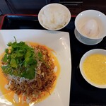 龍潭酒家 - 汁なし担々麺（大盛，スープ，ライス付き）