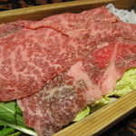 旅館 あづまや - 熊野牛を温泉で蒸し上げる。