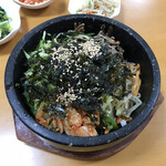 韓国家庭料理 ソウル - よ～くかき混ぜて器の縁に押しつけます。