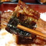 うな次郎 - 皮パリ！ 余分な脂は落ち 脂の旨みは残っている