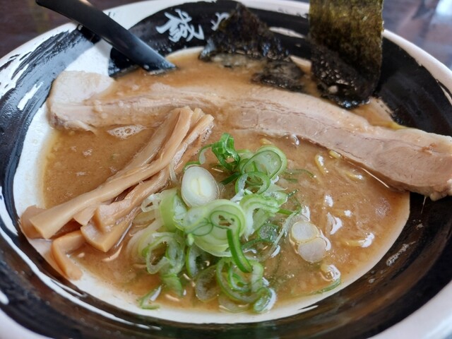 ラーメン誠や>