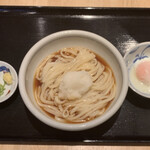 Sanuki udon mugifuku - ぶっかけうどん（¥550）＋温泉たまご（¥100）（税込）