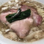 麺屋 あきのそら - 背脂にぼし　アップ