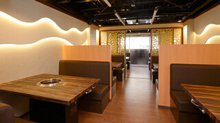 Yakiniku Horumon Koushin - 2階個室にベランダがありとても贅沢な空間で接待、デートにも最適な雰囲気。