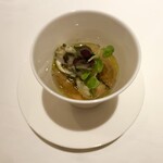 ARMONICO - 真牡蠣のマリネと蕪のピューレ