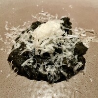 ARMONICO - 豊後水道の墨烏賊のイカ墨のリゾット ペコリーノ ブッラータ