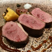 ARMONICO - 青森市津軽鴨むね肉のロースト 鴨の骨の出汁と赤ワインのソース