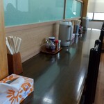 とらや分店 村田や - 丁度空いた入口側カウンター席！