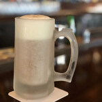 ウルフギャング・ステーキハウス - キンっキンに冷えたグラスでビールのサービス♪
