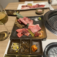 近江うし 焼肉 にくTATSU 青山本店 - 