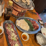 大衆焼肉ホルモン酒場 とりとん - 