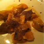 フィオッキ - 子牛の煮込みを詰めた小さなラヴィオリ“アニョロティ・ダル・プリン”