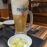 Taishuu Yakitori Sumiyaki Okkei - 生ビールとお通し