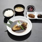 Itsumono Washokuya - カレイの煮付け定食