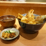 Tenpurayaguti - 天丼・漬物・赤出汁