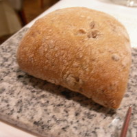 ラトラス - 胡桃の入ったパン