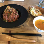 ステーキ丼とパフェ gift - 国産和牛ロースステーキ丼ご飯大盛り　1900円