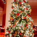 日比谷 モンシェルトントン - ホテルエントランスはクリスマスムード