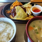 やよい軒 - チーズハンバーグ定食（豚汁に変更）