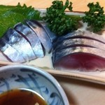 夢乃家 - この日のしめ鯖　小さめだけど味はいいわぁー浅く〆ている感じがツボっす！
