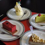 パーラー ローレル - 四人集、揃い踏み