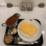 カレーの店ボンベイ - かけカレー（超８）＋たまご＋チェダーチーズ＋タヌキ