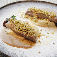 RISTORANTE E'VOLTA il cielo - 農林水産大臣賞11回受賞、美明豚の低音調理、紫タマネギのストゥファート添え