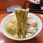 日陰 - もちょもちょの麺。何とも言えない食感が良き