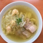 日陰 -  【海老ワンタンメン】900円　美しい