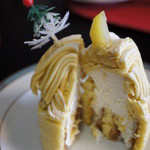 パーラー ローレル - モンブラン　断面