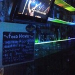 ムーンカフェ - 店内とfood menu