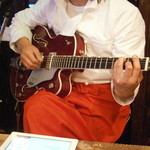 うなぎ屋酒坊・画荘 越後屋 - 24年12月　大将の演奏　イエスタディ