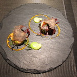 エクアトゥール - テットドフロマージュとラングスティーヌのポアレ　
      ポワブロンルージュのクーリと秋トリュフ