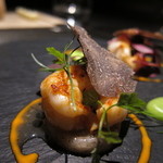 エクアトゥール - テットドフロマージュとラングスティーヌのポアレ　
      ポワブロンルージュのクーリと秋トリュフ