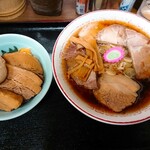 恵庭 おとん食堂 - チャーシュー麺(￥800)、スタミナご飯(￥470)。腹ペコで欲張りました笑