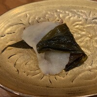 東京肉しゃぶ家 - 平貝、但馬玄のかぶり、醤油漬けにした行者大蒜