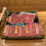 東京肉しゃぶ家 - サーロインはチャンピオンの雌牛、タン、43ヶ月の但馬玄のミスジ、肩ロース、ハネシタ