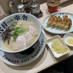 Hakata Ramen Nidaime Ikkousha - 豚骨チャーシューメン、博多二口餃子【2021.11】