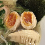 麺匠 清兵衛 - 味玉と具材