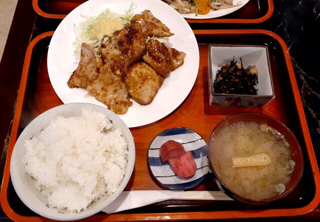 ホワイトハウス - 余目（ハンバーグ）の写真