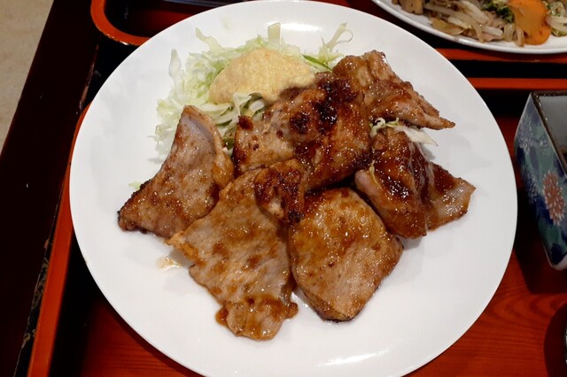 ホワイトハウス - 余目（ハンバーグ）の写真