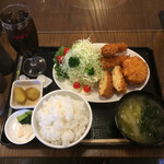 わ楽 - サーモンメンチ&イカフライ定食  1,000円  12/25