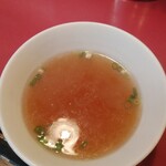 梁山泊 - 天津飯大盛りに付いてくるスープ