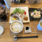 ごはん屋 朔 - ブリカマ塩焼き定食@1200