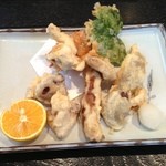 玉乃家 - 松きのこと松なめこの天ぷら