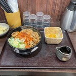 Enjin - 辛みそキムチ肉ぶっかけうどん。美味し。